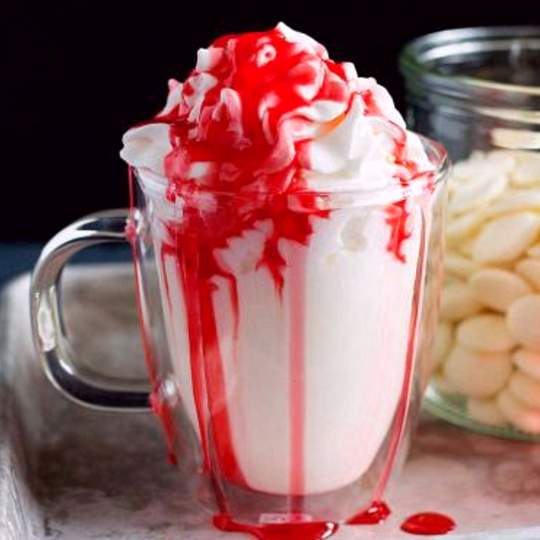 Anteprima ricetta Cioccolata calda di Halloween al sangue di vampiro