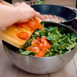 Gesundes und superschnelles Rezept Feldsalat - Rezeptvorschau
