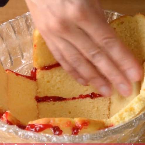 Zuccotto alle fragole - procedimento 1