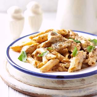 Previsualización de la receta Penne pasta con salsa de queso y pollo