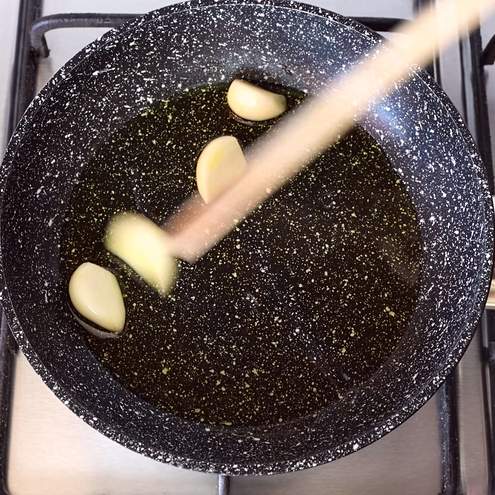 Pesce spada in padella ricetta - procedimento 1