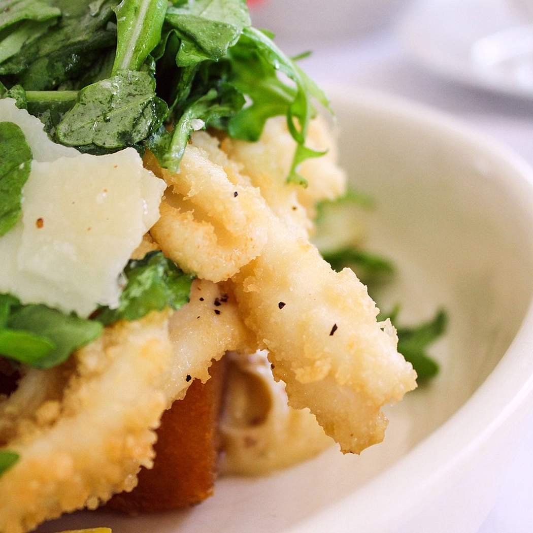 Insalata di calamari fritti croccanti sale e pepe