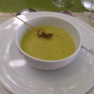 Recipe preview Delicious Cream of pea soup in Thermomix