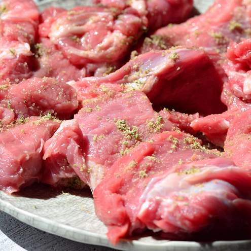 Telecí krk s levandulovou soli, pečeným pórkem a cherry rajčátky - krok přípravy 1