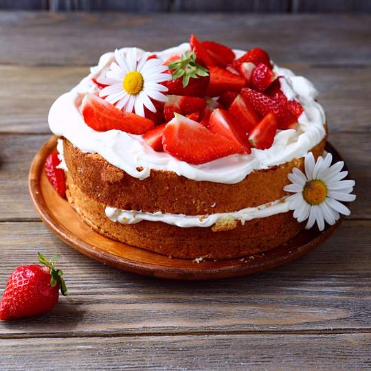 Anteprima ricetta Torta di fragole con pan di spagna