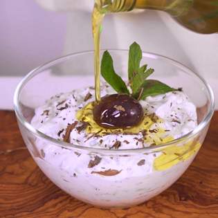 Recipe preview How to make authentic Greek tzatziki sauce
