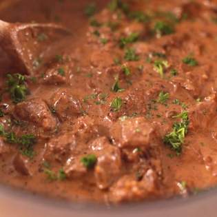 Recipe preview Simple Slow Cooked Steak Diane Casserole