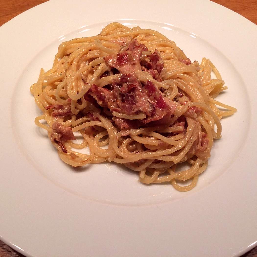 Spaghetti carbonara senza uova