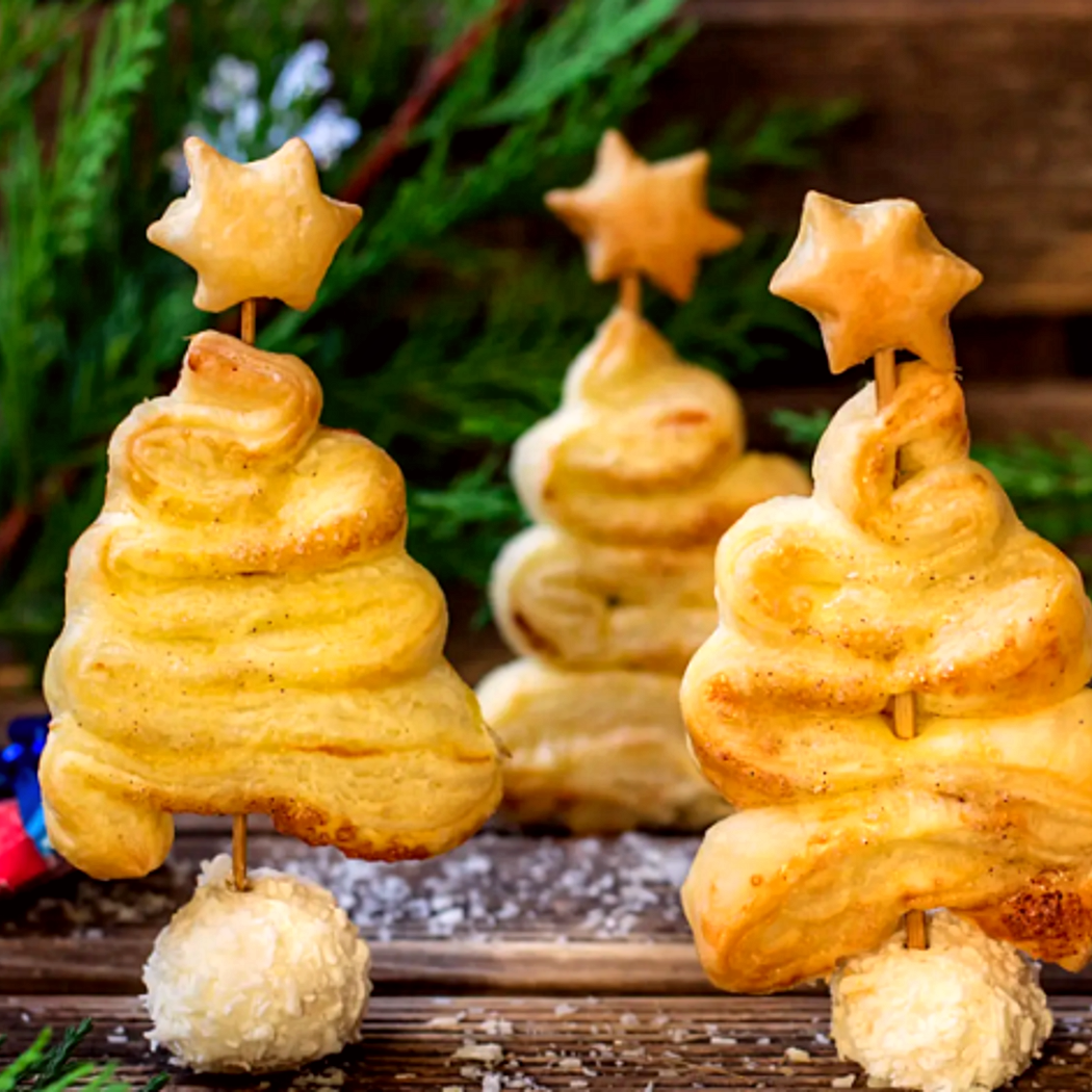 Alberi di Natale di pasta sfoglia dolce