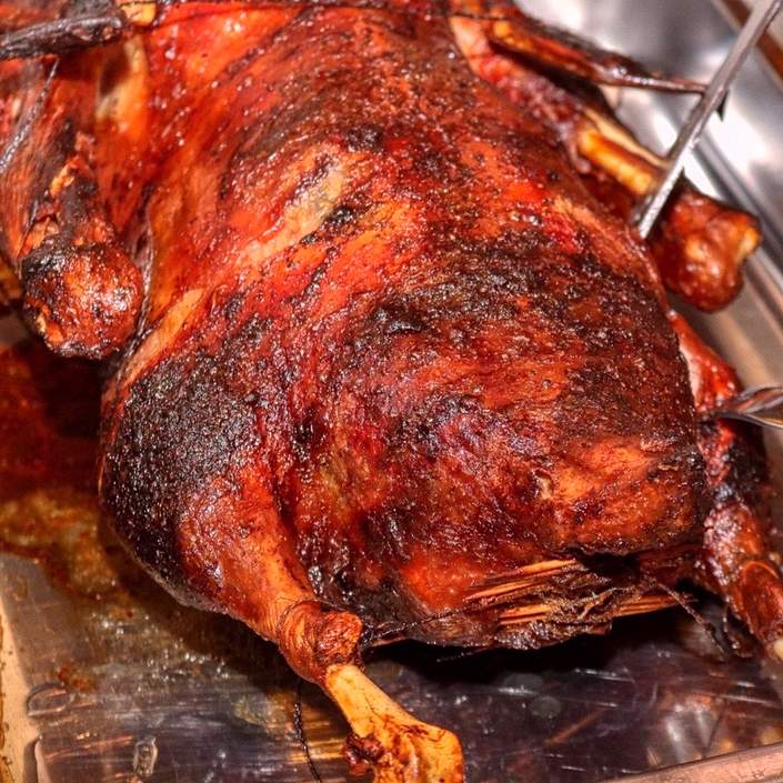 Weihnachtsgans mit Äpfeln