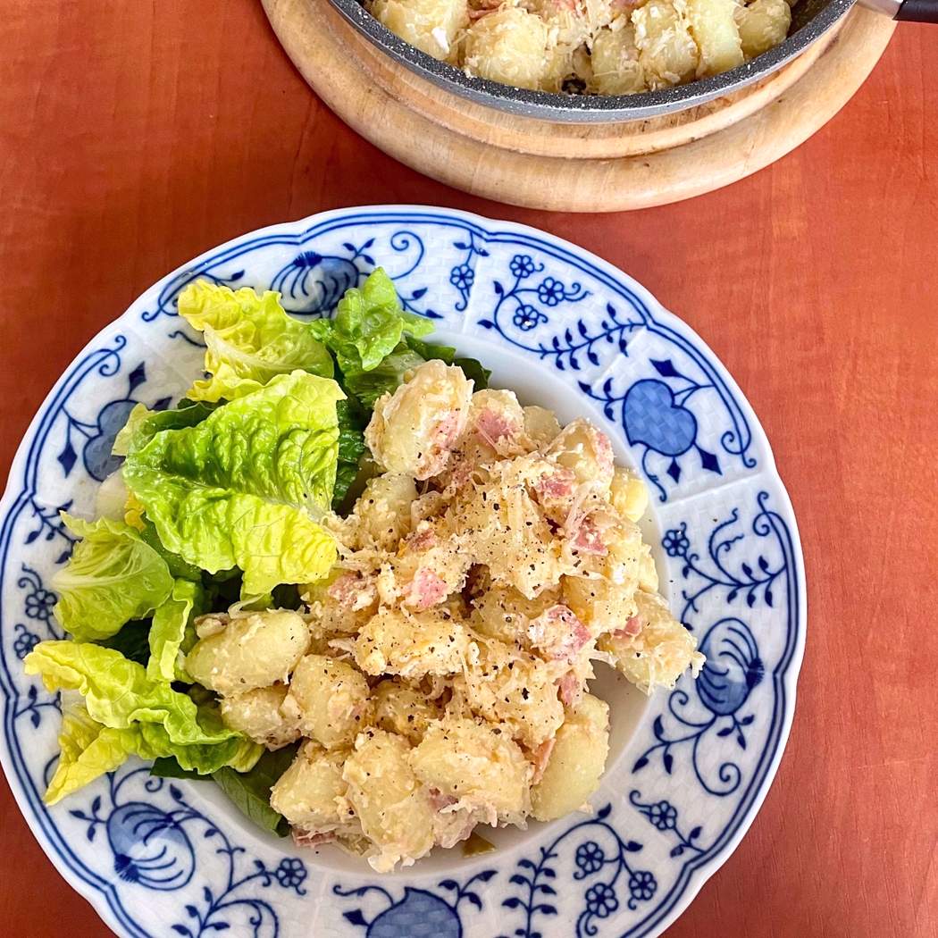 Gnocchi con uovo e cavolo