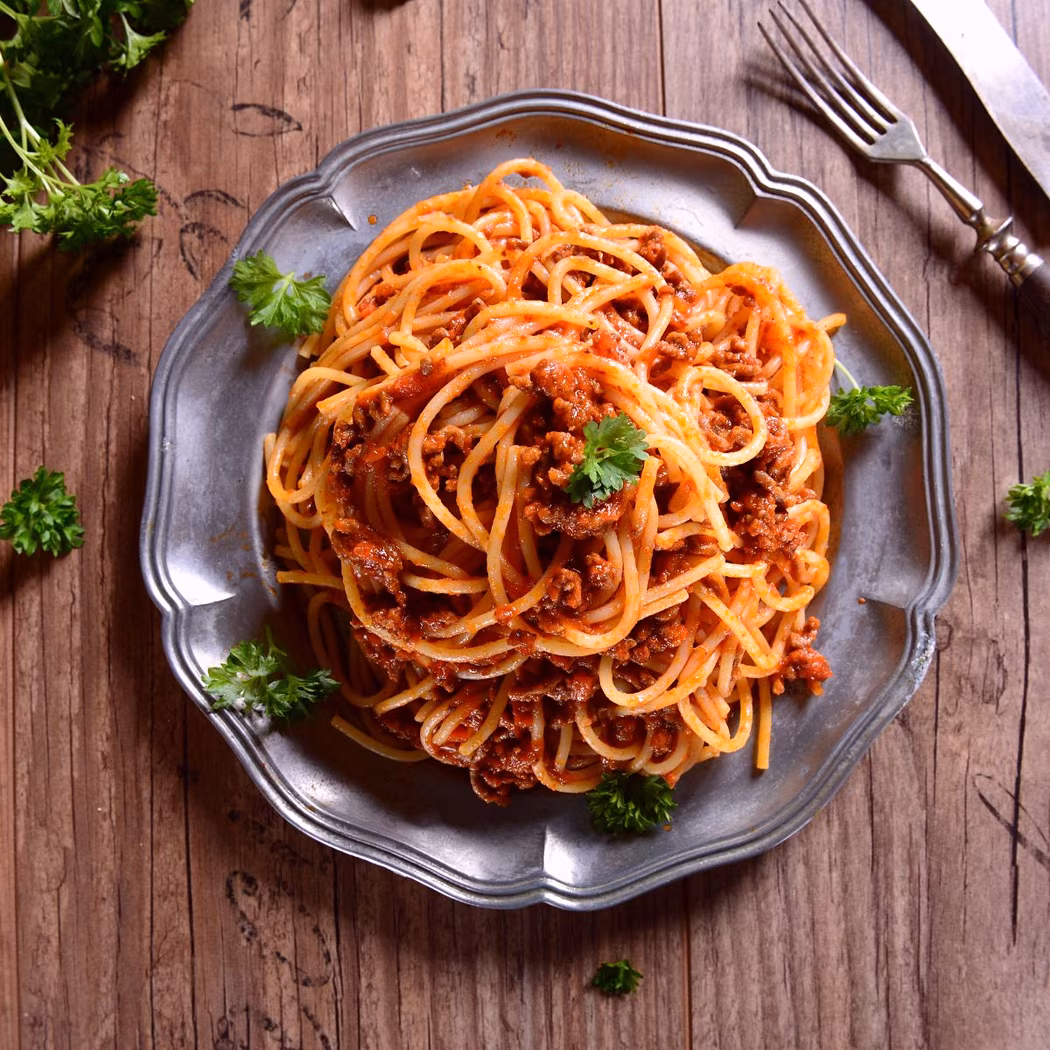 Bolognai spagetti darált húsból készült spagetti