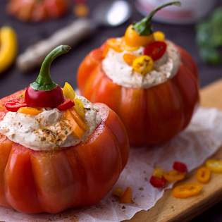 Recipe preview Delicious stuffed tomatoes for christmas