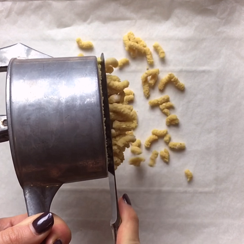 Passatelli in brodo - procedimento 1