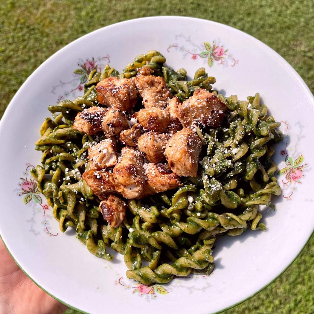 Paste integrale cu pesto de busuioc