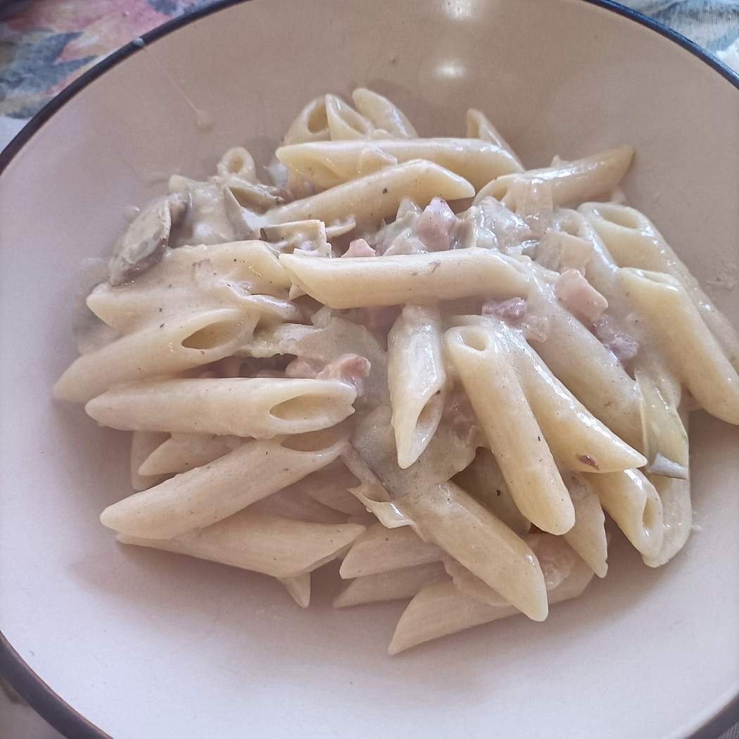 Penne carciofi e pancetta