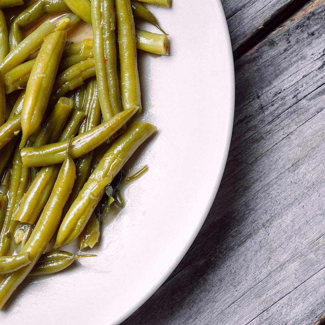 Fagioli verdi indiani dolci e piccanti