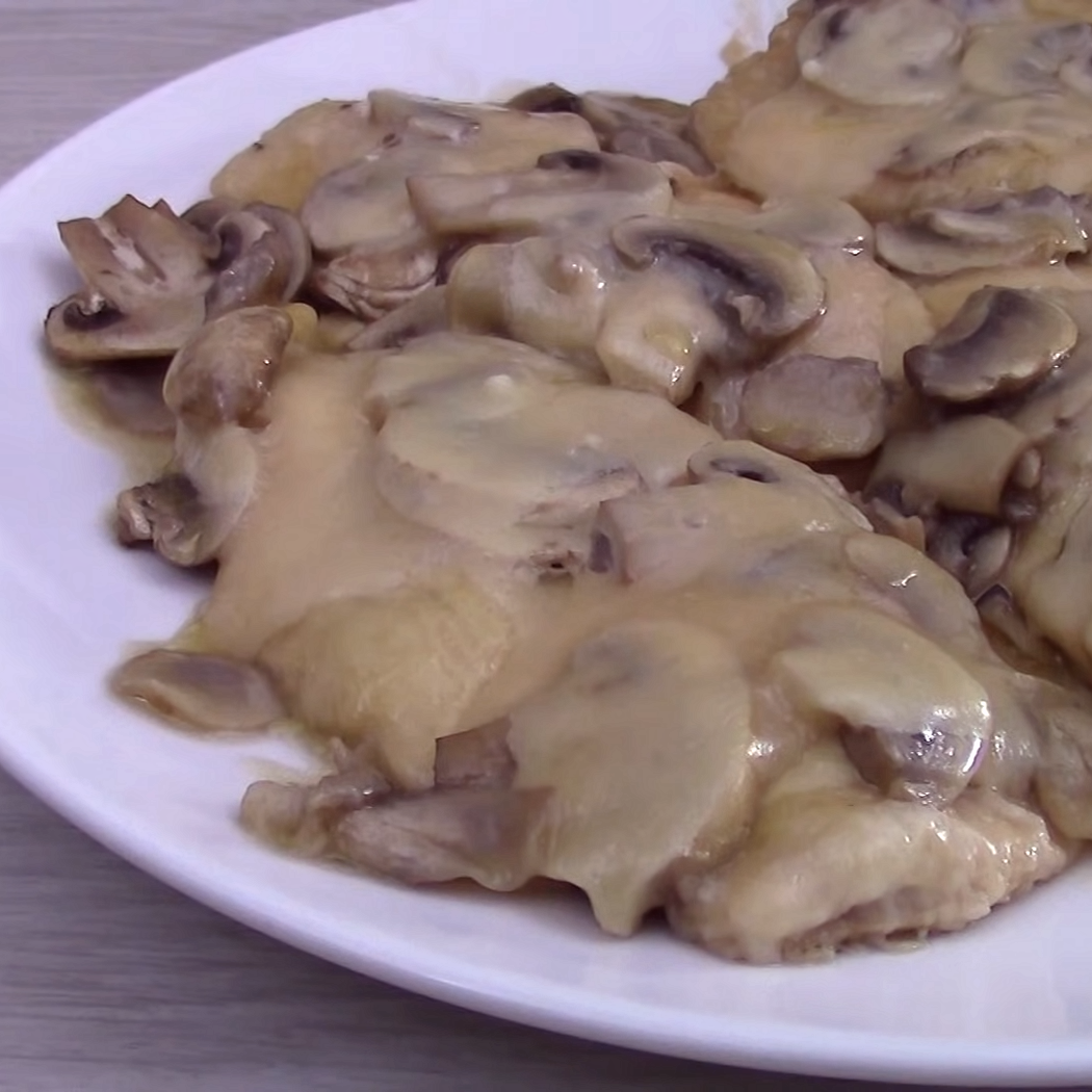 Petti di pollo con funghi