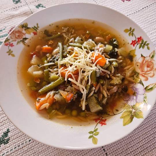 Anteprima ricetta Minestrone zuppa di verdure densa