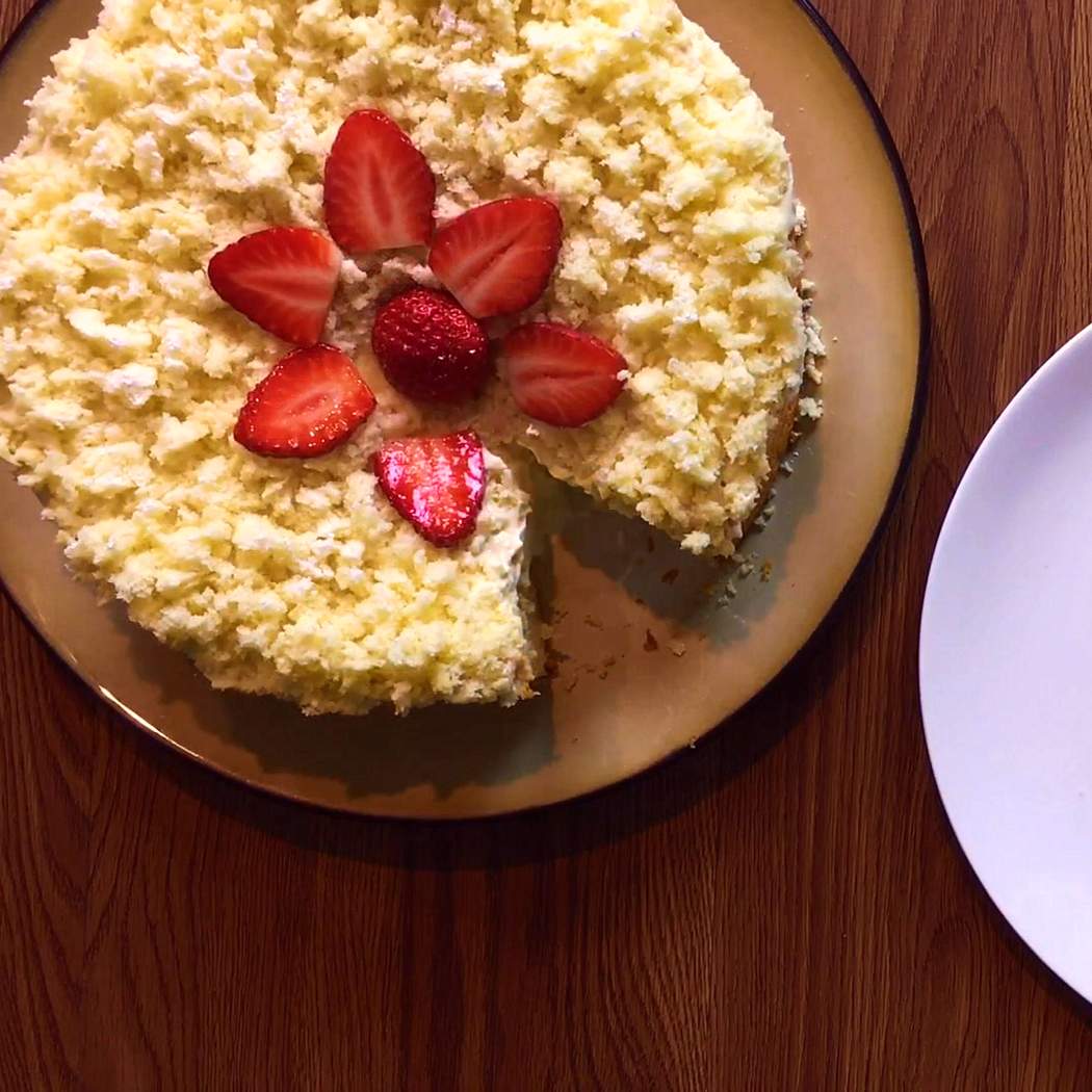 Torta mimosa alle fragole