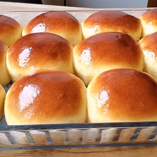 Náhľad receptu Jemné mliečne pečivo - MILCHBRÖTCHEN