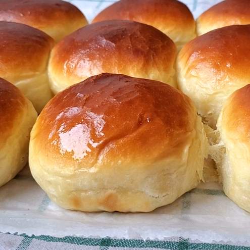 Jemné mliečne pečivo - MILCHBRÖTCHEN - krok prípravy 1