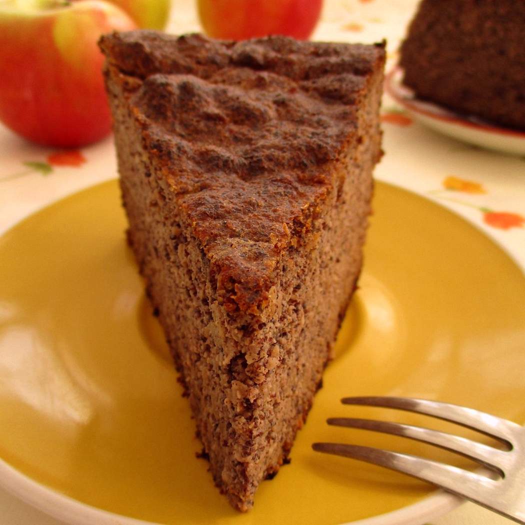 Gluténmentes mákos torta almával