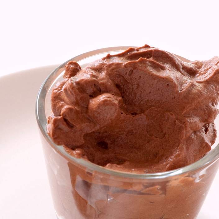 Ganache al cioccolato: morbida e pronta per farcire i dolci