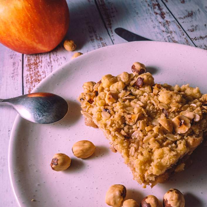 Un crujiente crumble de manzana