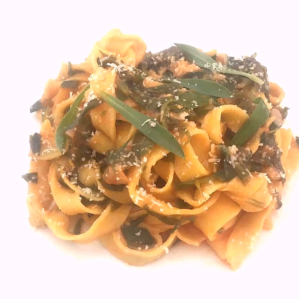 Tagliatelle con stridoli e ricotta