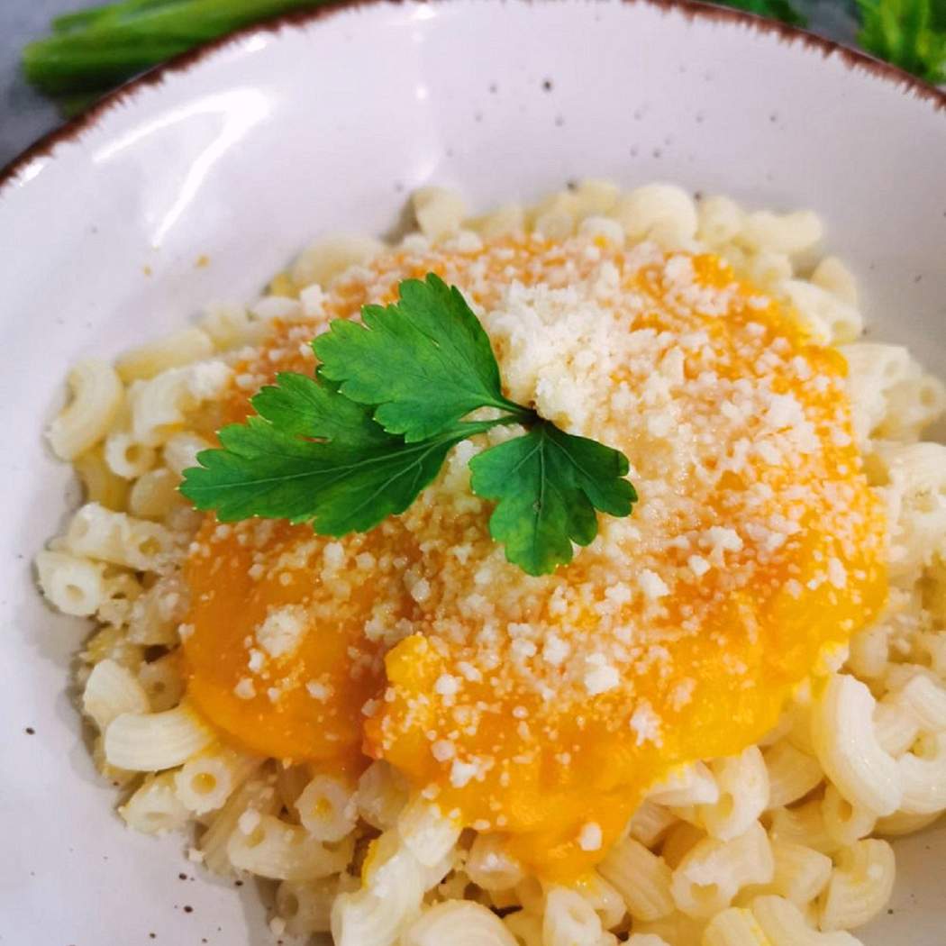 Pasta con salsa di carote e zucca