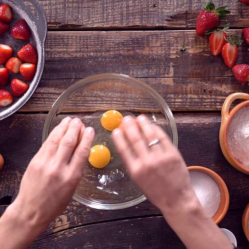 Clafoutis alle fragole light - procedimento 1
