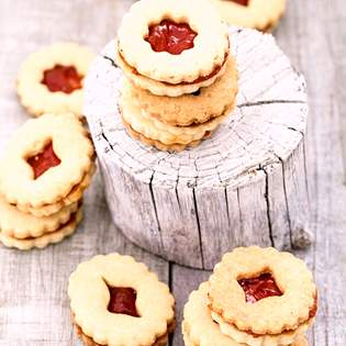 Recipe preview Linzer cookies