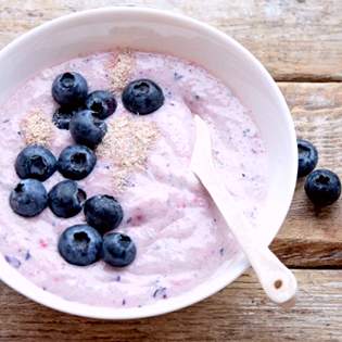 Flohsamenschalen in Joghurt mit Heidelbeeren Bowl - Rezeptvorschau