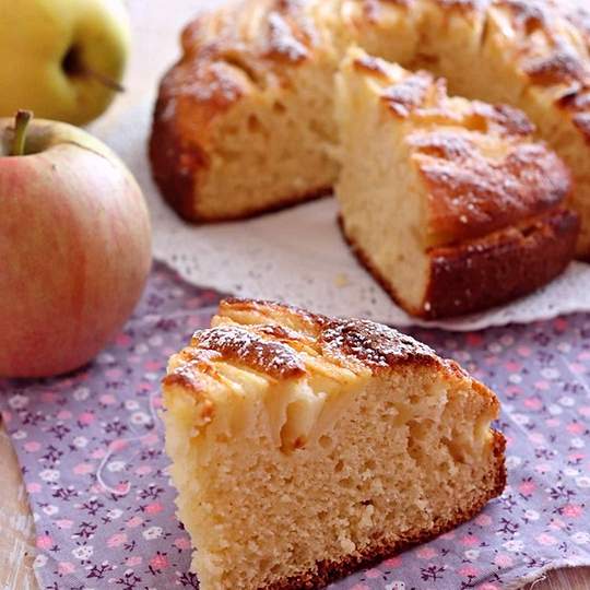 Anteprima ricetta Torta di mele e yogurt umida