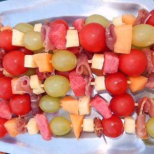 Recipe preview Delicious Christmas fruit skewers