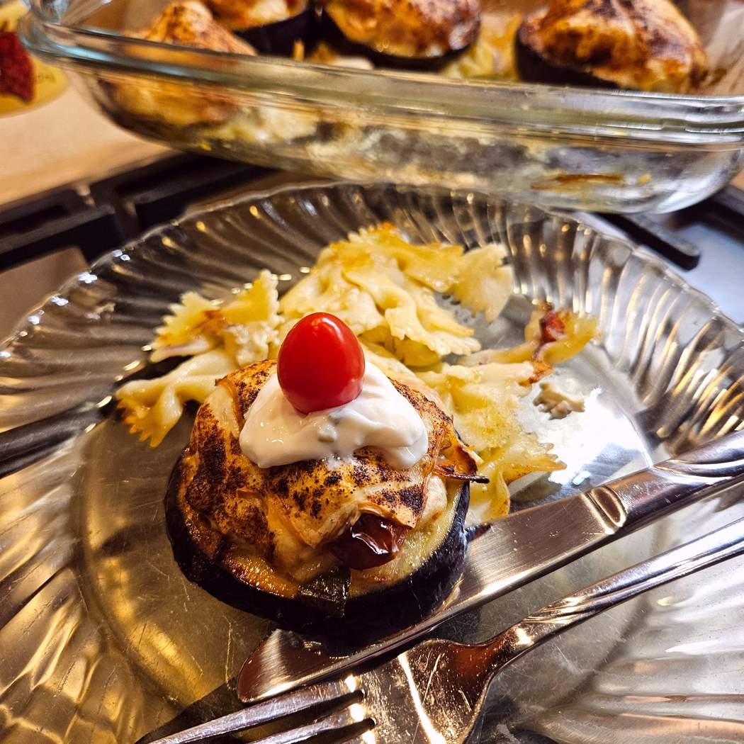 Zapečený baklažán s cestovinou a syrom – jednoduchý domáci recept
