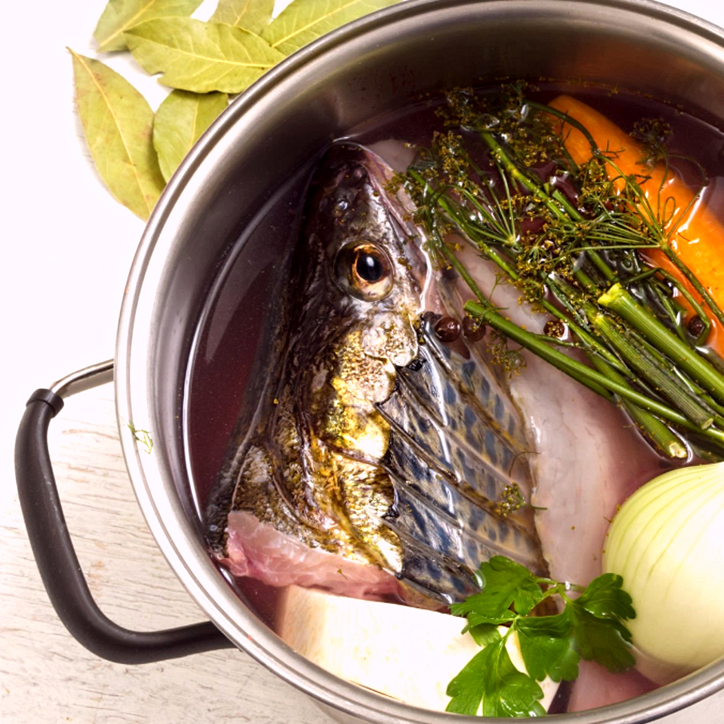 Preparate da soli un delizioso brodo di pesce