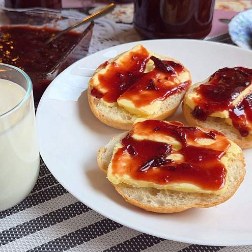 Slivkový lekvár s kôstkami ( zastarane podľa babky) - krok prípravy 1