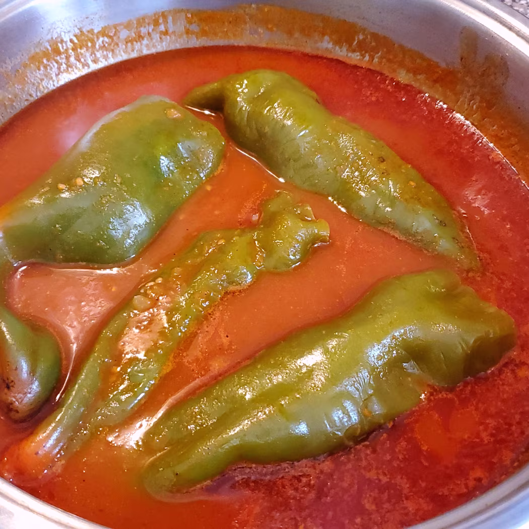 Plnená paprika v paradajkovej omáčke