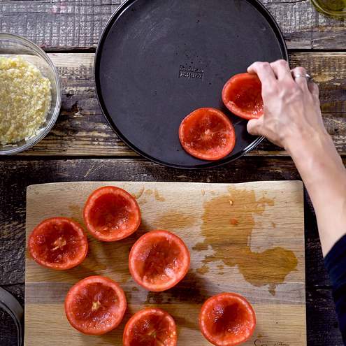 Pomodori ripieni al forno - procedimento 1