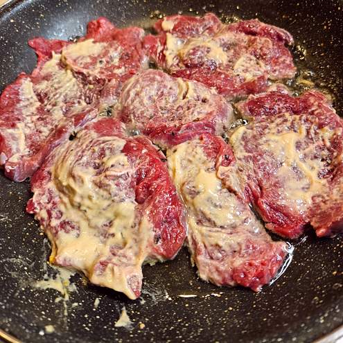 Hovädzie mäso na víne a zelenine - krok prípravy 1