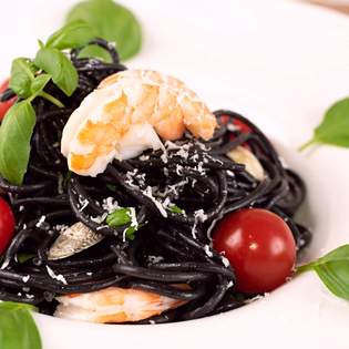 Previsualización de la receta Fideos negros con gambas