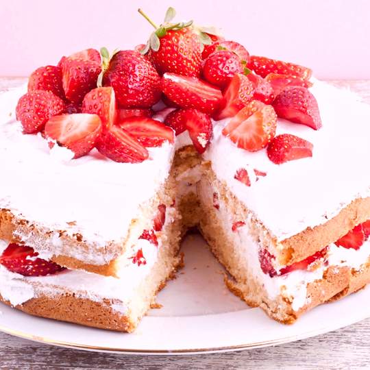 Anteprima ricetta Torta Pan di Spagna con Crema Pasticcera e Fragole