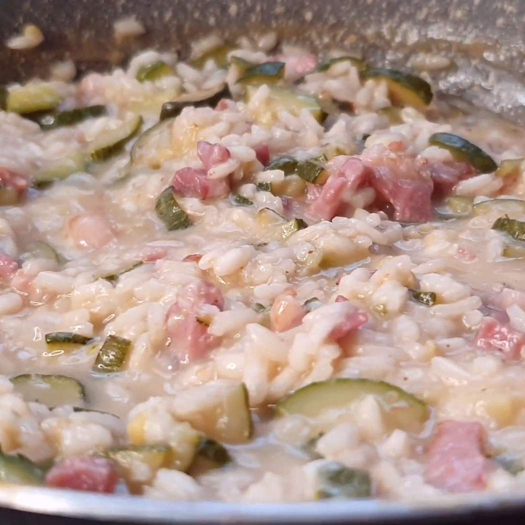 Risotto con zucchine e pancetta