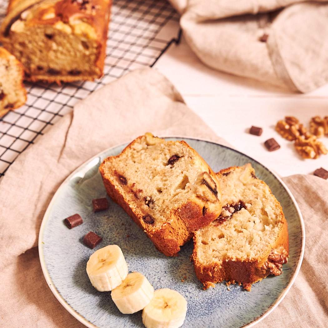 Banánový chlebík s orechmi a čokoládou