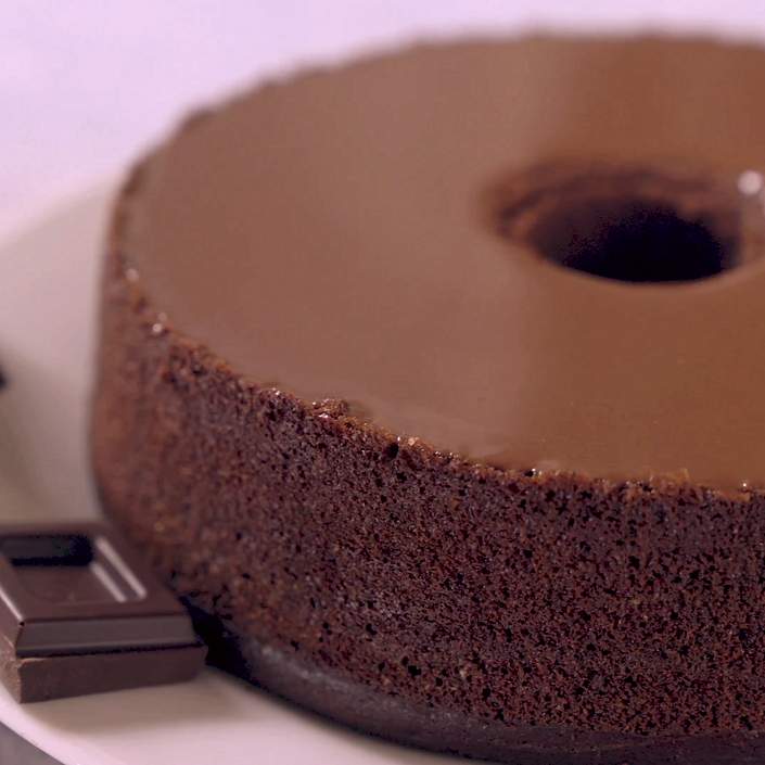 Vegan dairy-free chocolate cake recipe