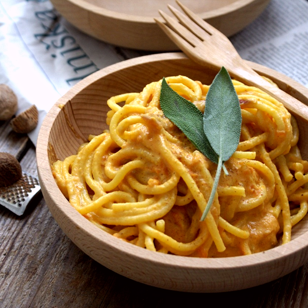 Készítsen egyszerű sütőtök spagettit