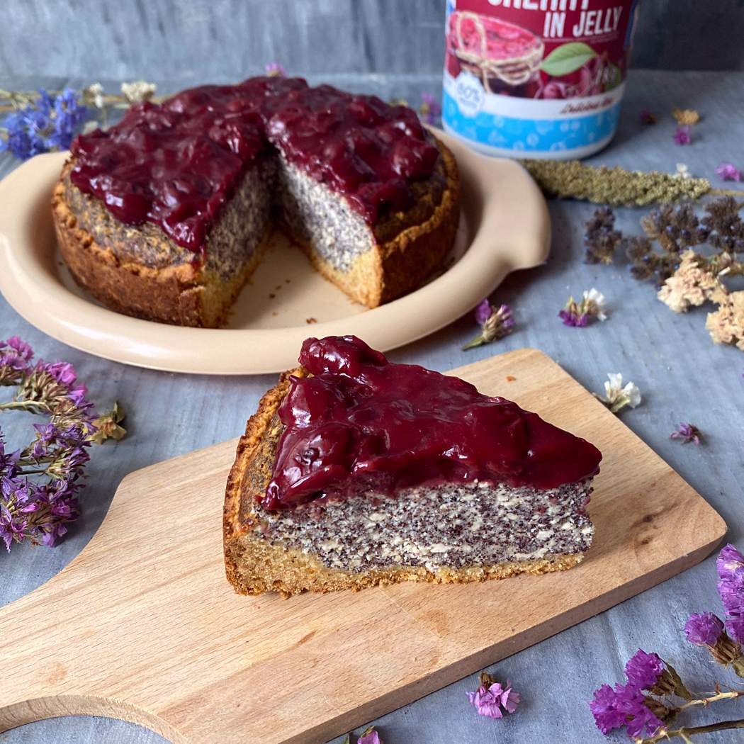 Torta di semolino con marmellata di ciliegie