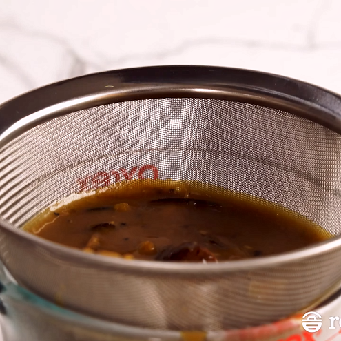 Cosciotto di agnello morbido al forno - procedimento 1